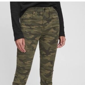 GAP Denim High Rise Camo True Skinny Ankle Jeans like new